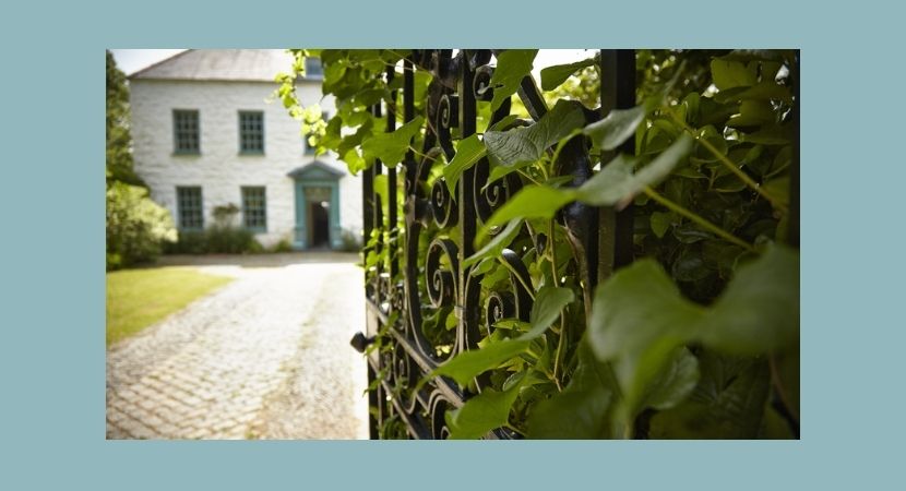 Welsh-language course: How to write a novel